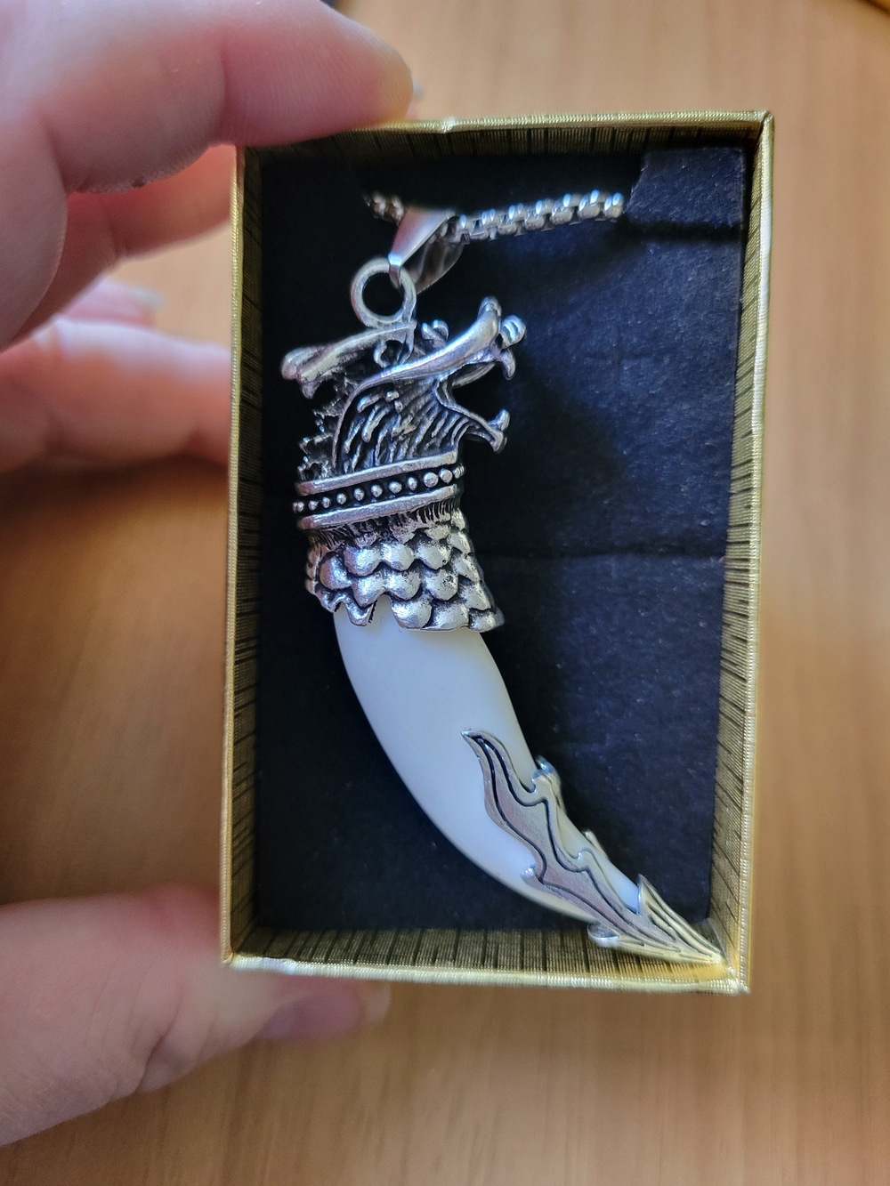 🧋NEW🧋Stainless Steel Dragon Tooth Pendant Necklace